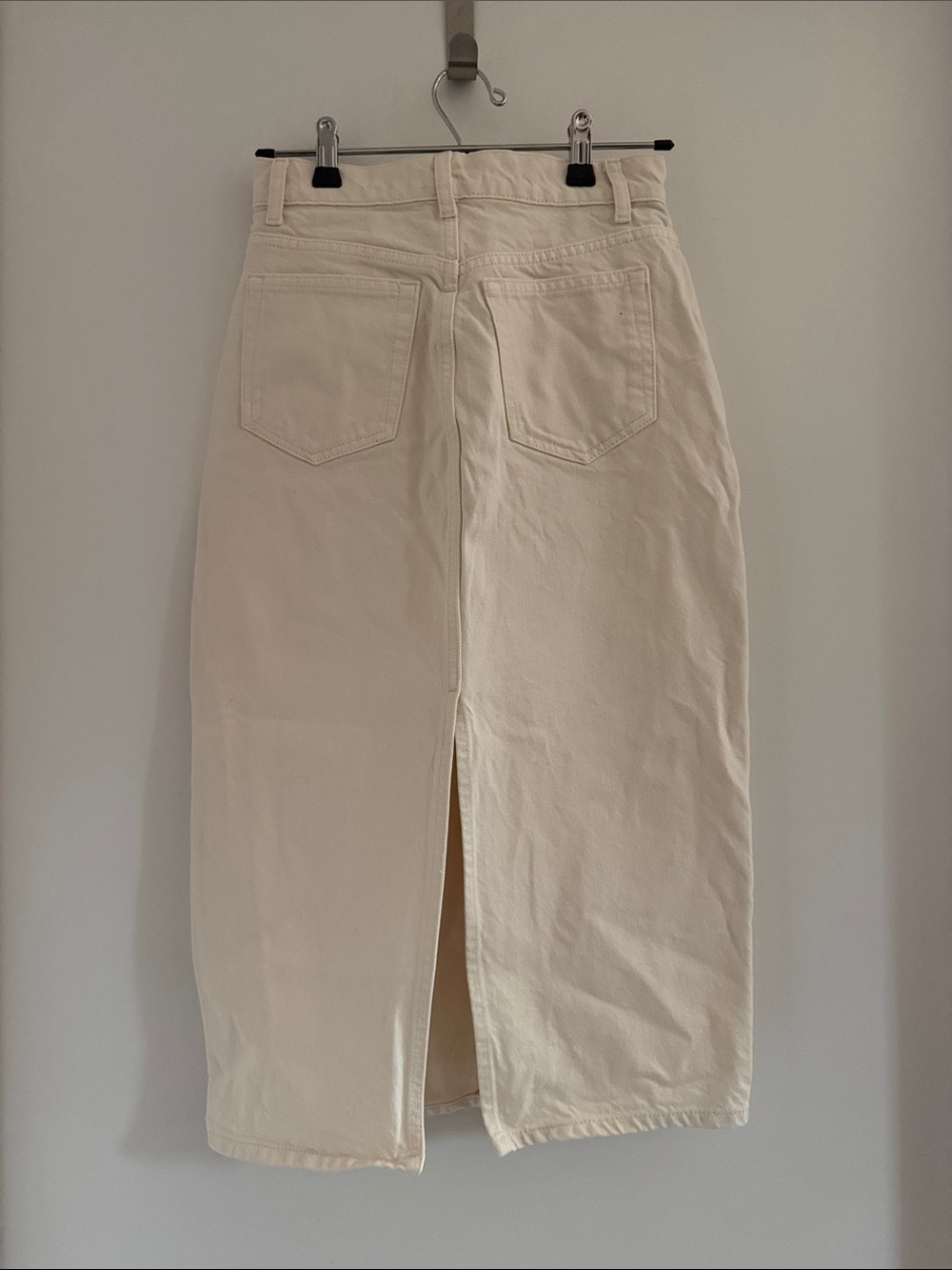 Reformation - Jayde High Rise Denim Midi Skirt - Size 25 - Cream - Picture 5 of 7
